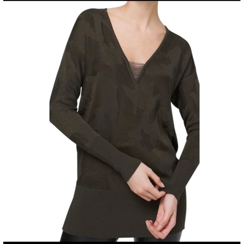 White House Black Market Olive Green Camo Tunic Sweater  Women's Size Small (D4)